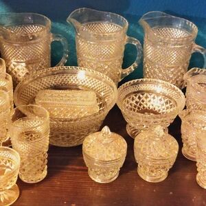Elegant Gold Glassware Set